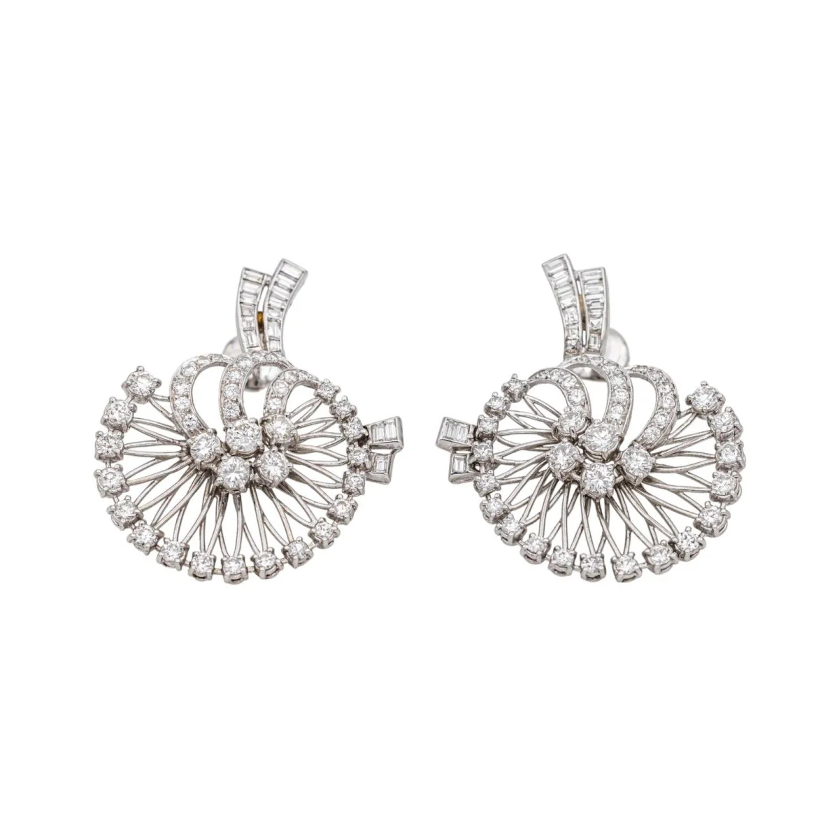 Boucles d'oreilles Clous en or blanc, platine et diamants - Image 6