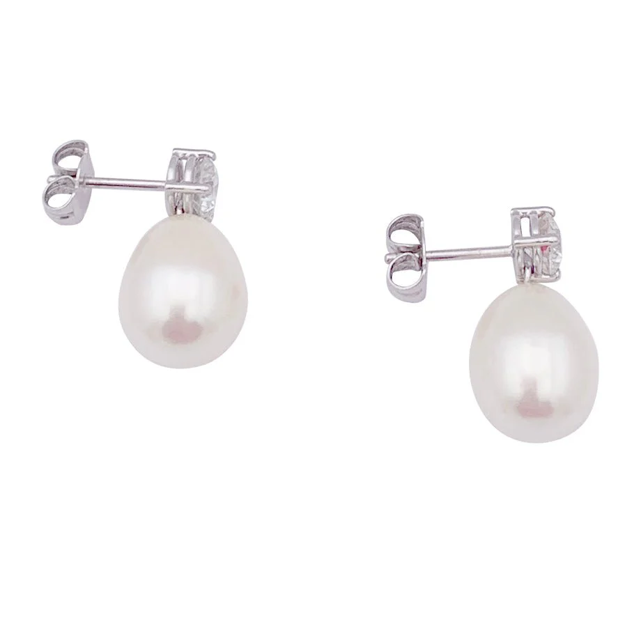 Boucles d'oreilles or blanc, diamants et perles - Image 3
