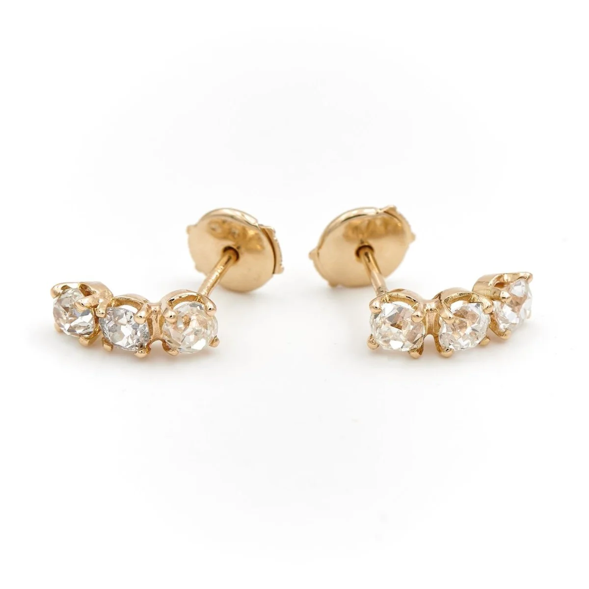 Boucles d'oreilles Puces Alpa en or jaune et diamant - Image 4