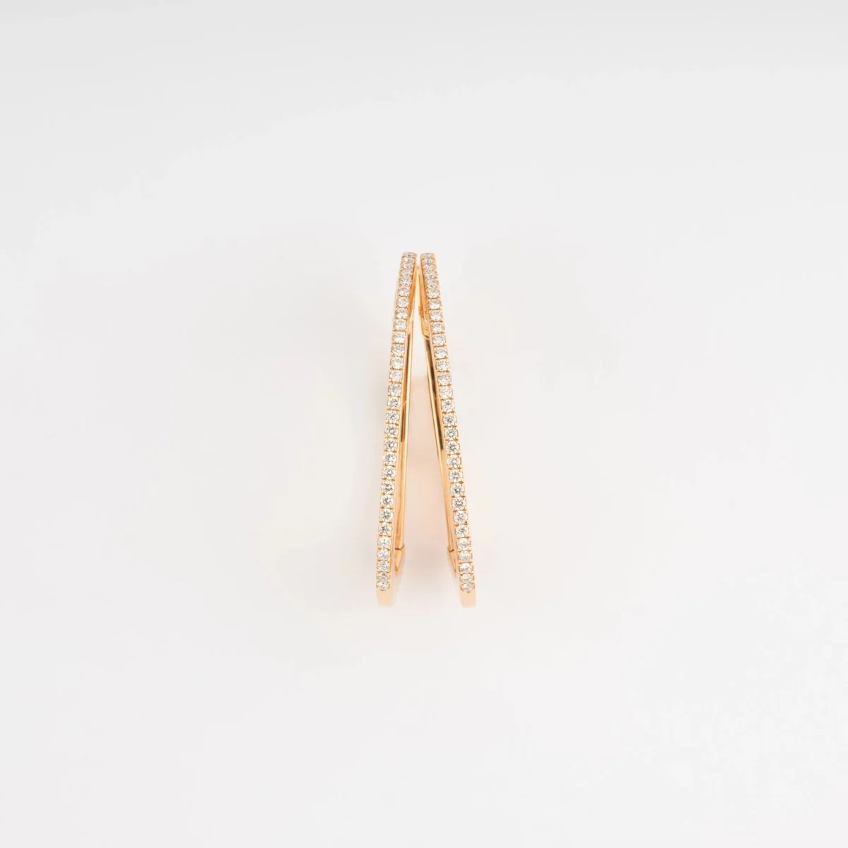 Boucles d'oreilles ovales en or rose et diamants