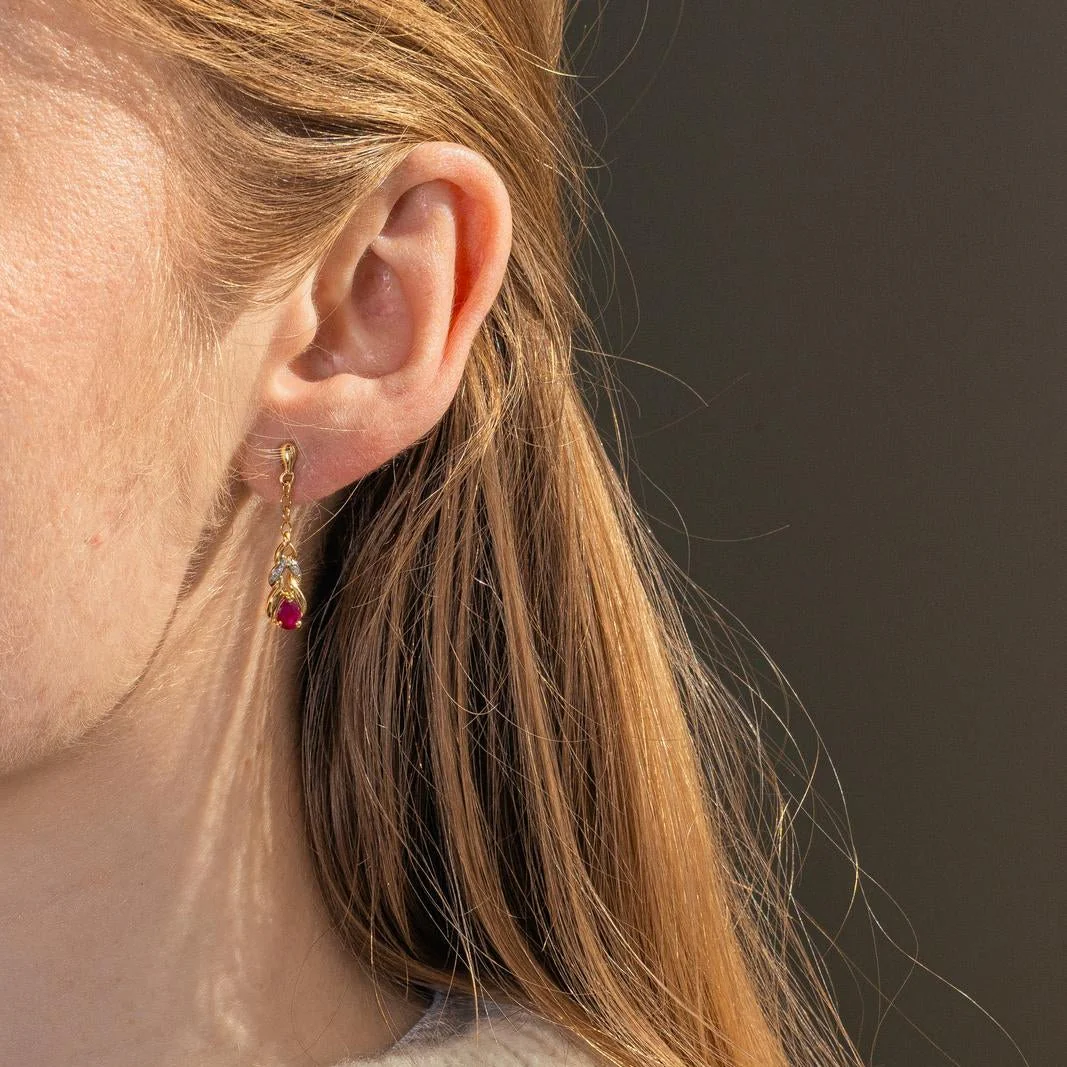 Boucles d'oreilles Pendantes en or blanc, or jaunes, rubis et diamants - Image 2