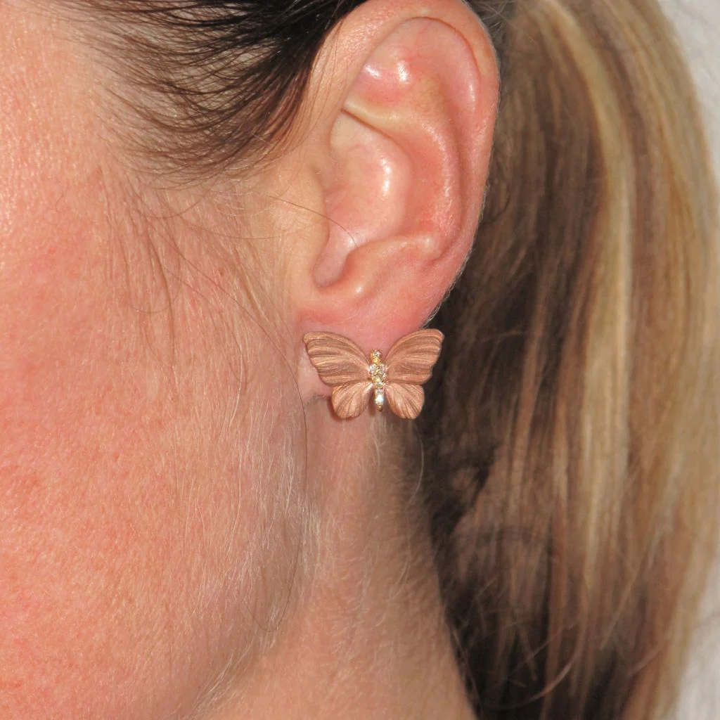 Boucles d'oreilles PAPILLONS en or jaune émail et diamants - Image 11