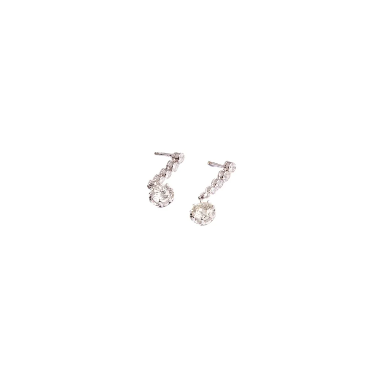 Boucles D'oreilles Pendantes en or blanc, platine et diamants