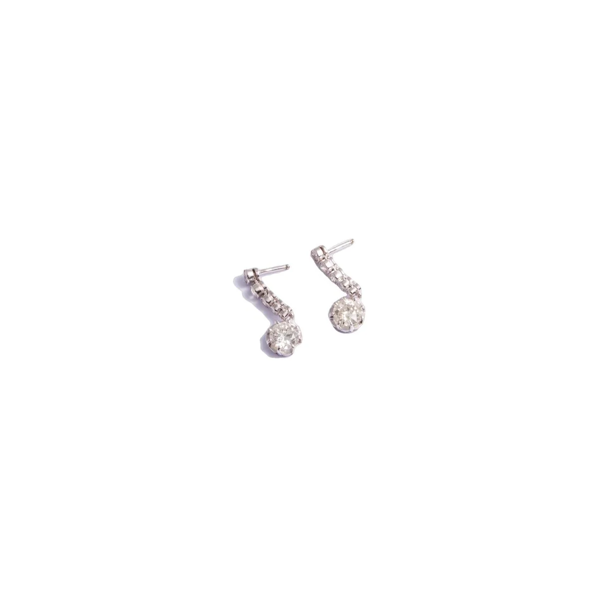 Boucles D'oreilles Pendantes en or blanc, platine et diamants - Image 2