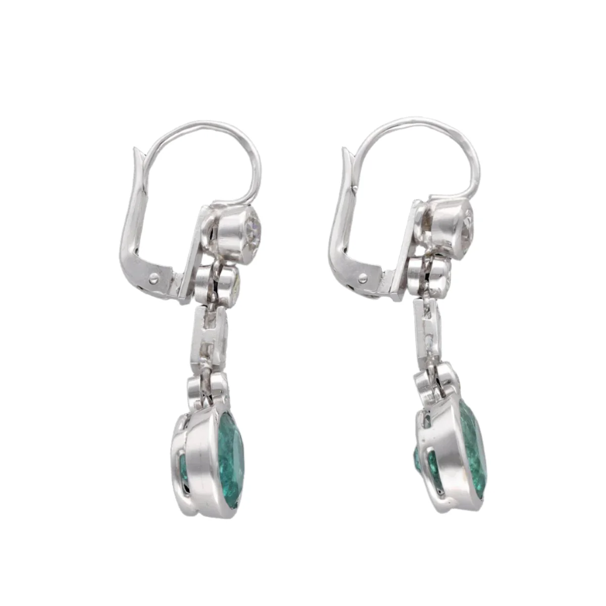 Boucles d'oreilles Pendantes en or blanc, émeraudes et diamants - Image 3