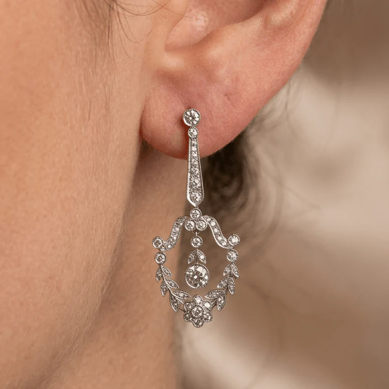 Boucles d'oreilles Pendantes en or blanc et diamants - Image 2