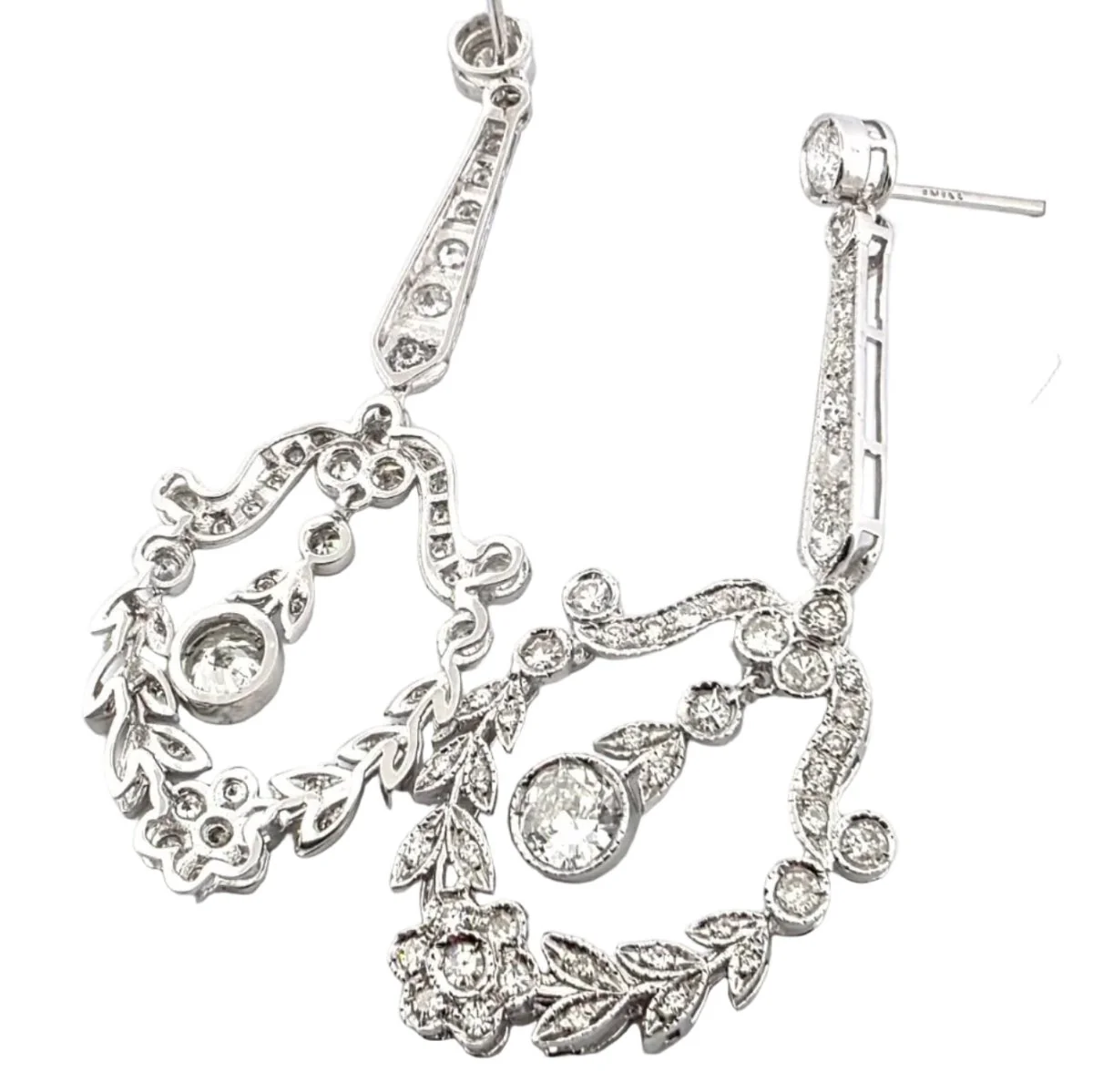 Boucles d'oreilles Pendantes en or blanc et diamants - Image 3