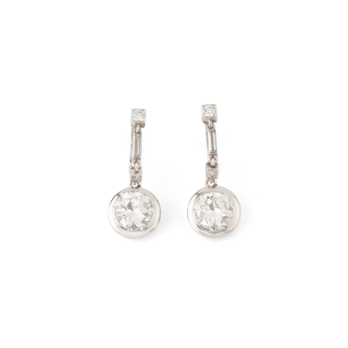 Boucles d'oreilles Pendantes en or blanc et diamants - Image 4