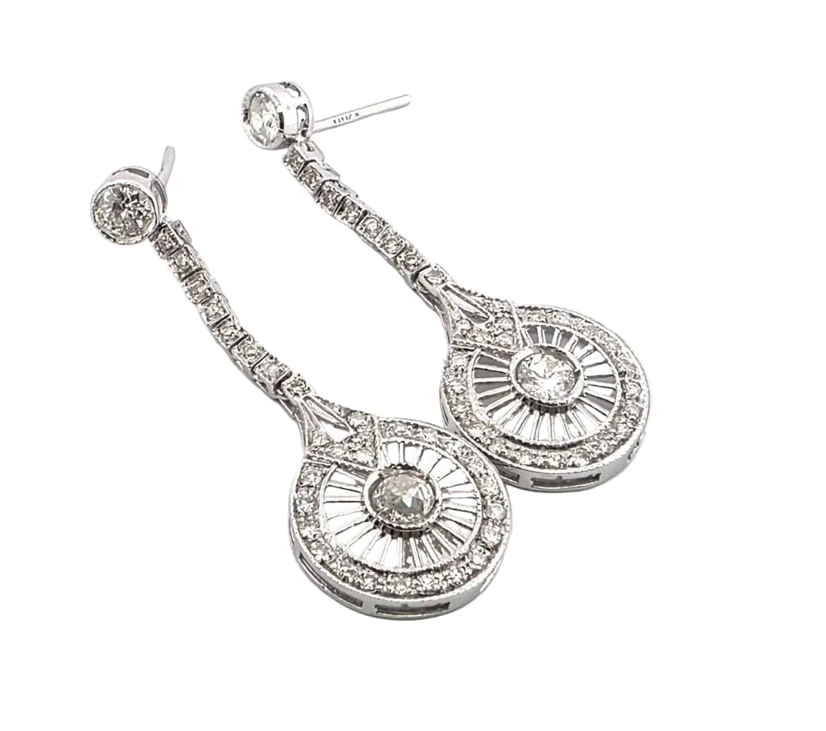 Boucles d'oreilles Pendantes en or blanc et diamants - Image 3
