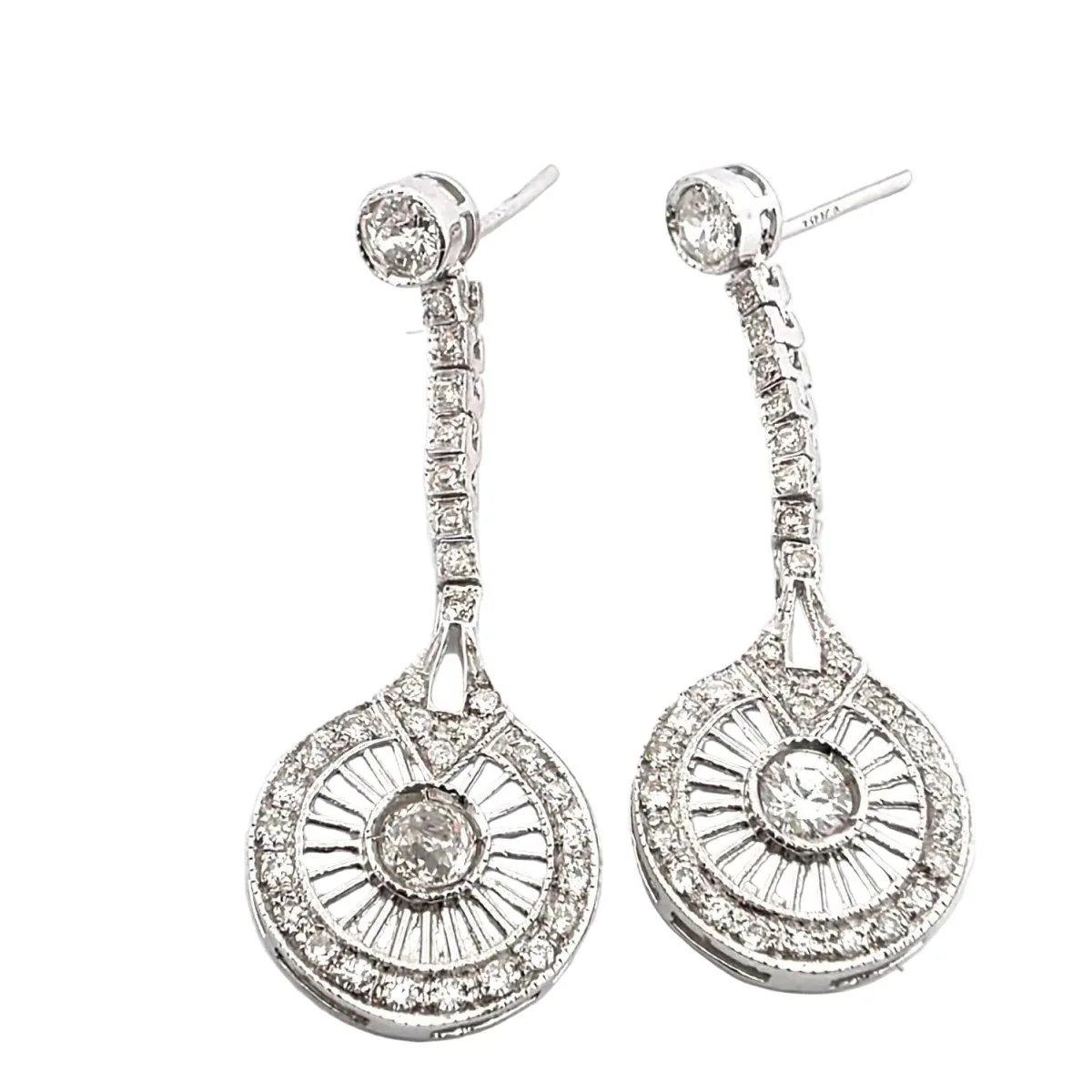 Boucles d'oreilles Pendantes en or blanc et diamants - Image 4