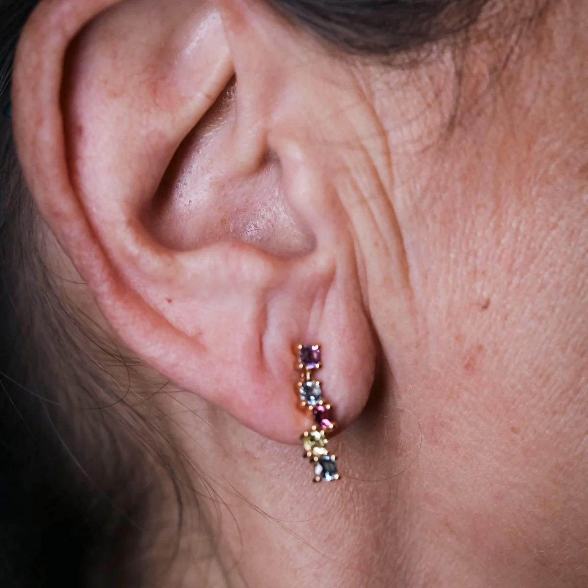 Boucles d'oreilles Pendantes en or jaune, péridots, citrines, améthystes, rhodolites et topazes - Image 2