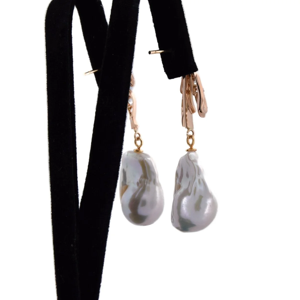Boucles d'oreilles Pendantes en or jaune, perles et diamants - Image 4