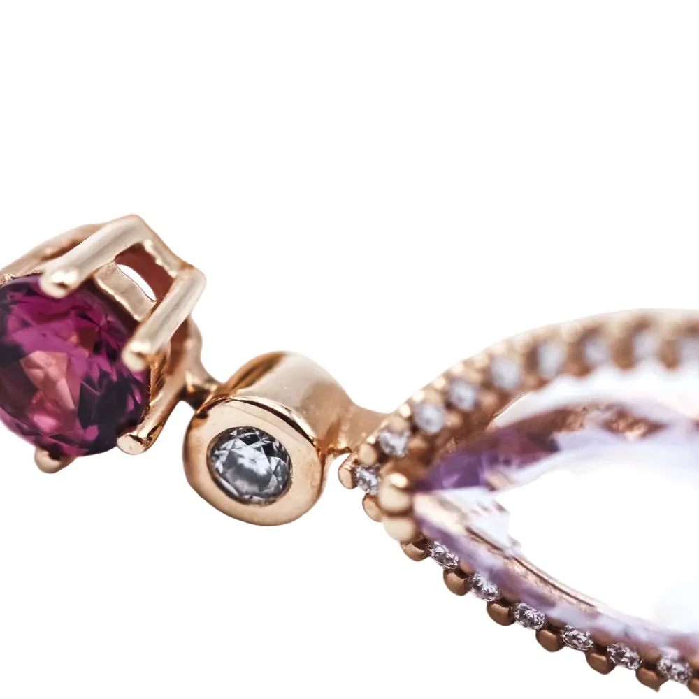 Boucles d'oreilles Pendentifs en or rose, améthystes, rhodolites et diamants - Image 3