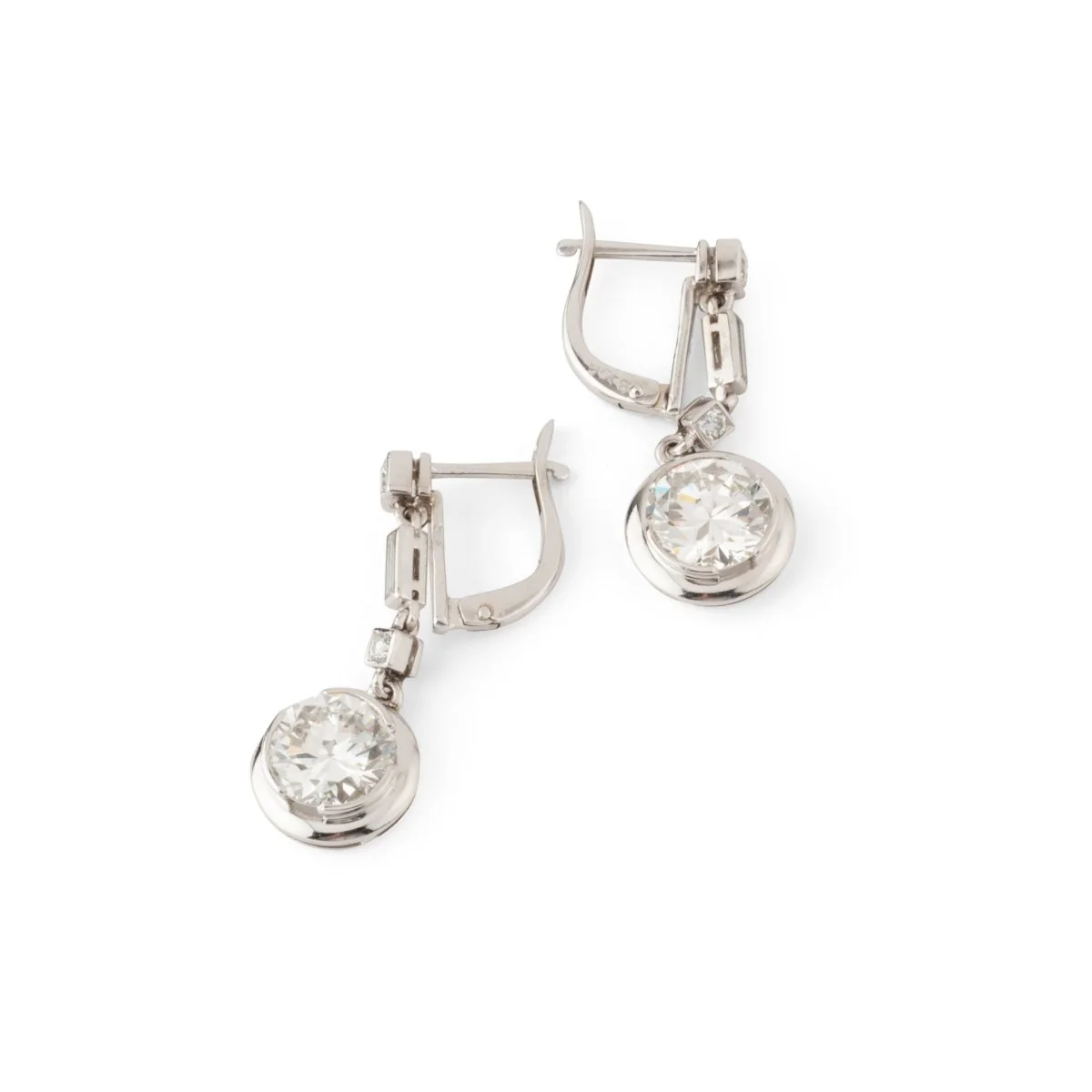 Boucles d'oreilles Pendantes en platine et diamants - Image 3