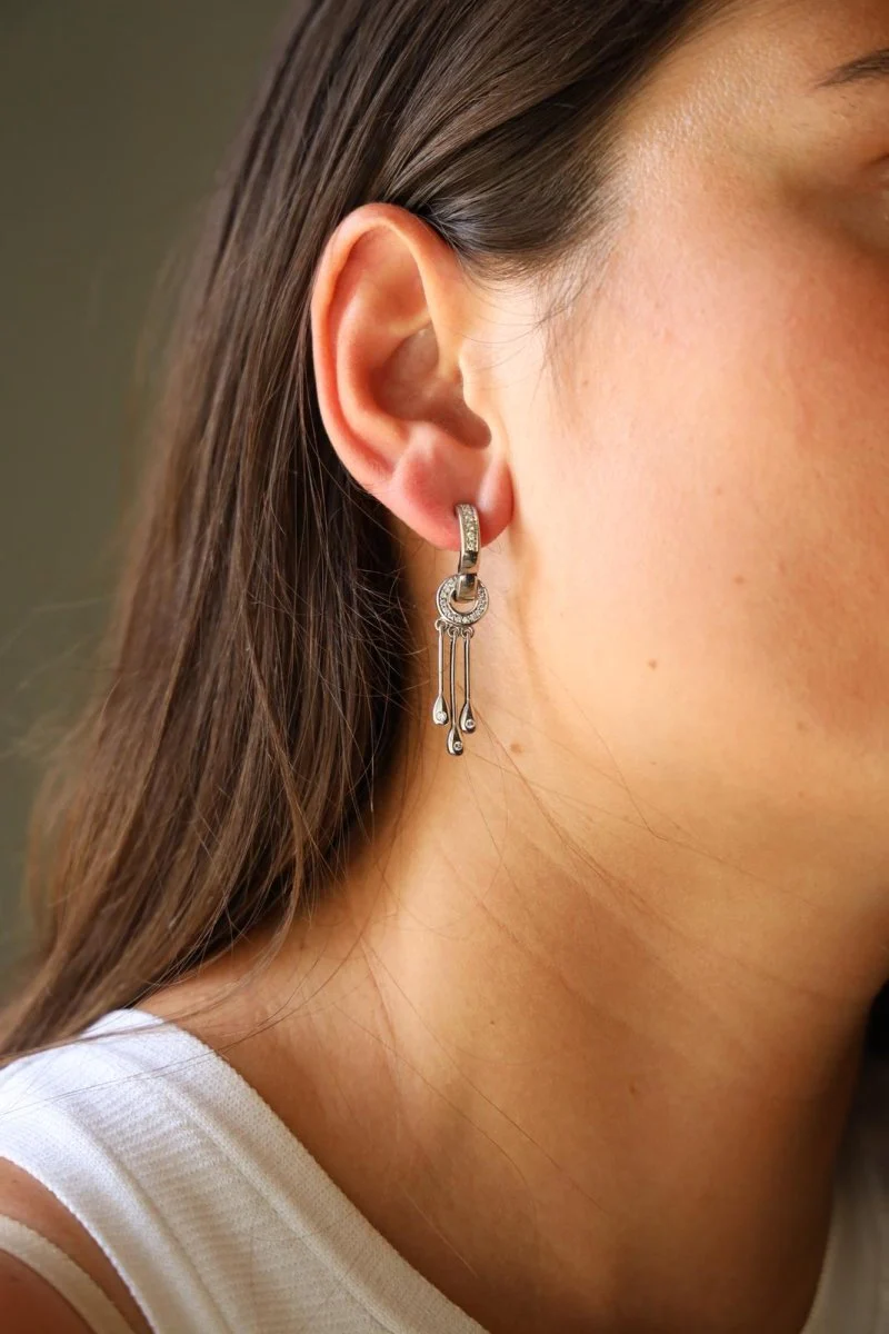 Boucles d'oreilles Pendantes en or blanc et diamants - Image 8
