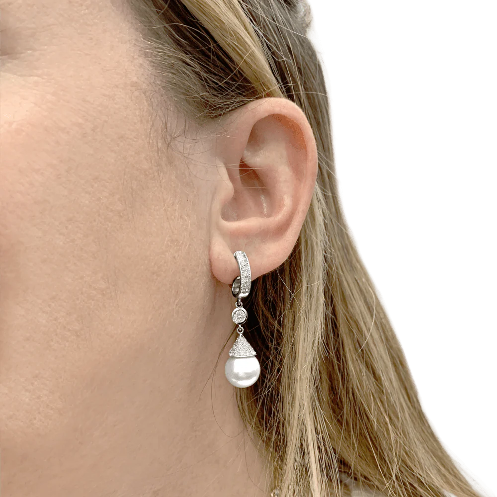 Boucles d'oreilles Pendantes en or blanc, perles et diamants - Image 2