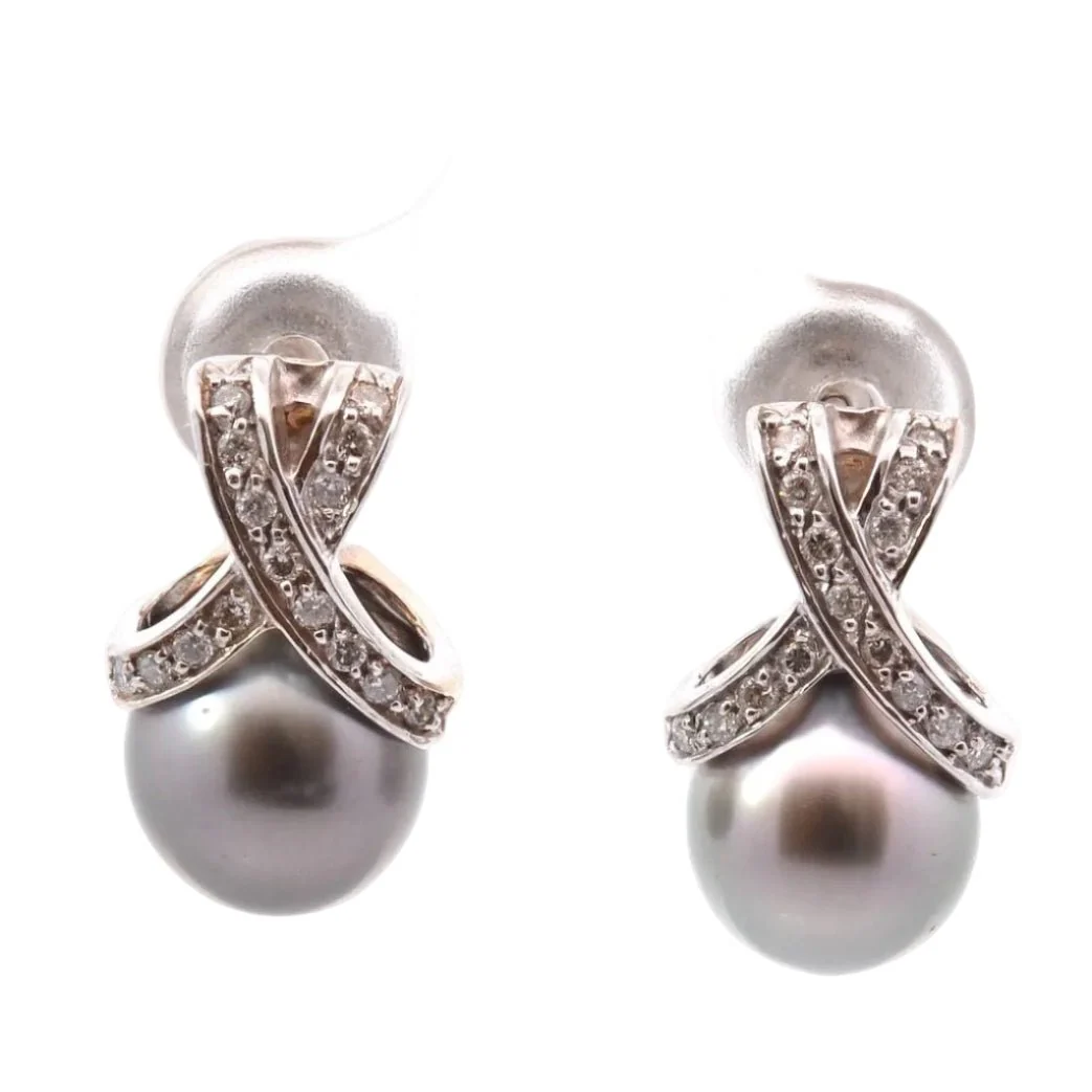 Boucles d'oreilles Puces en or blanc, perles et diamants