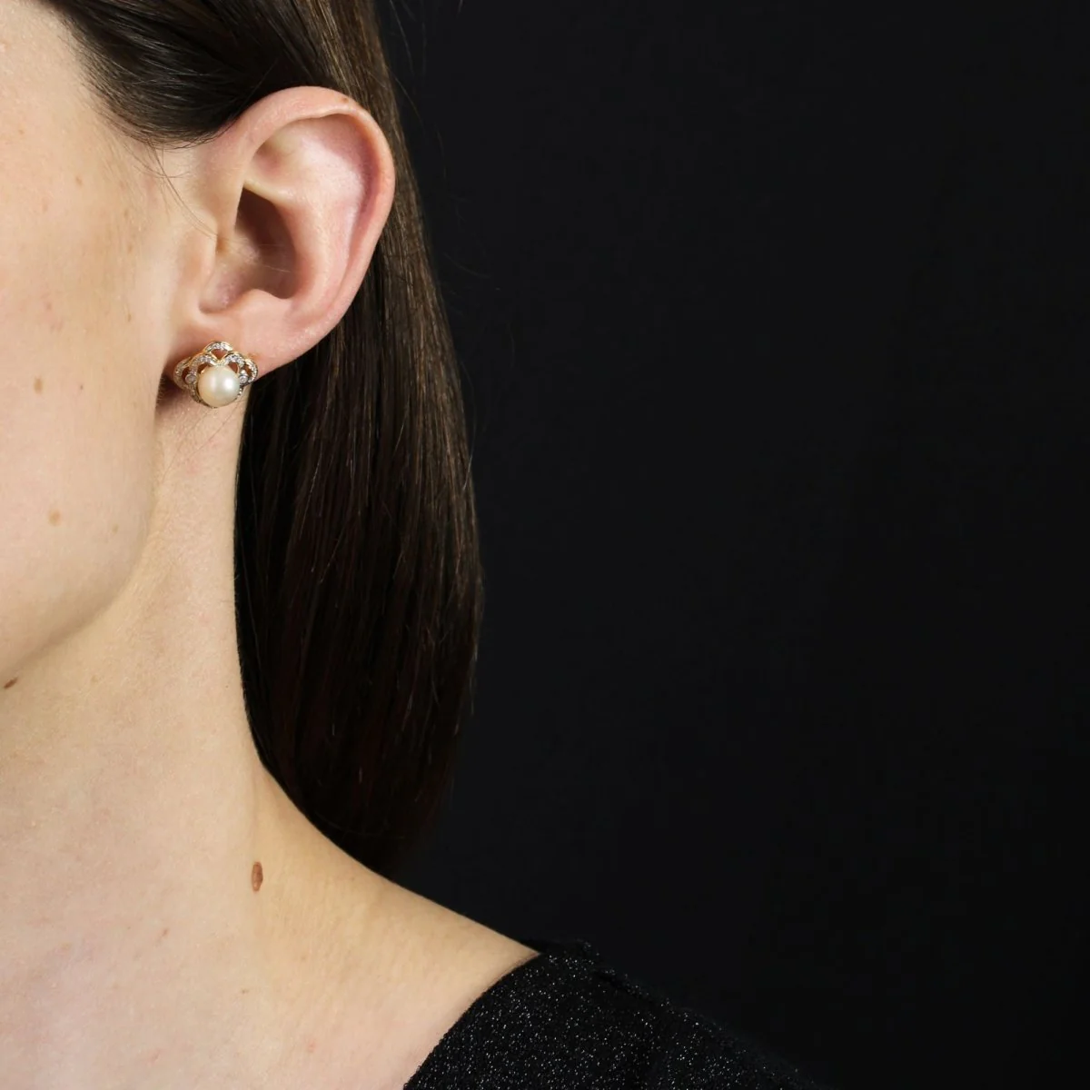 Boucles d'oreilles Puces en or jaune, perles et diamants - Image 2