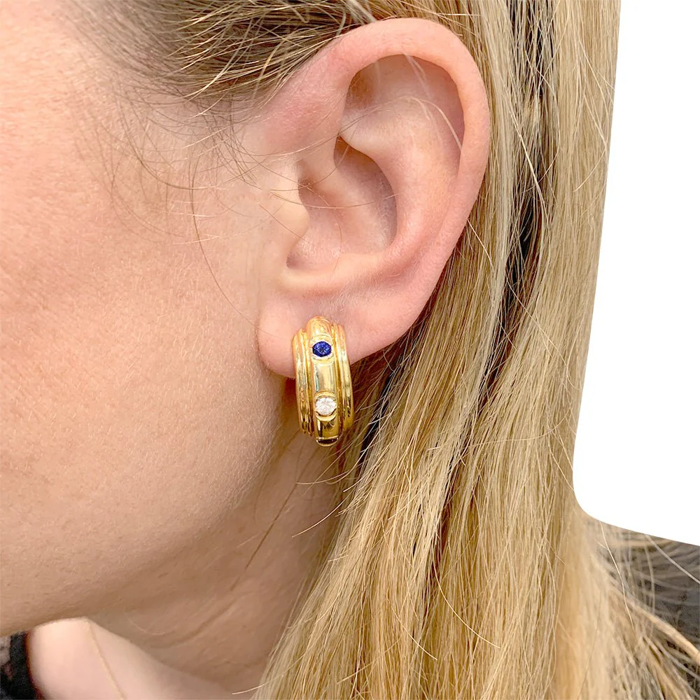 Boucles d'oreilles Piaget, “’Possession”, or jaune, saphirs, diamants - Image 7