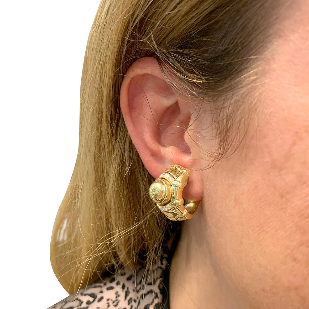 Boucles d'oreilles PIAGET "Tanagra" en or jaune et diamants - Image 9