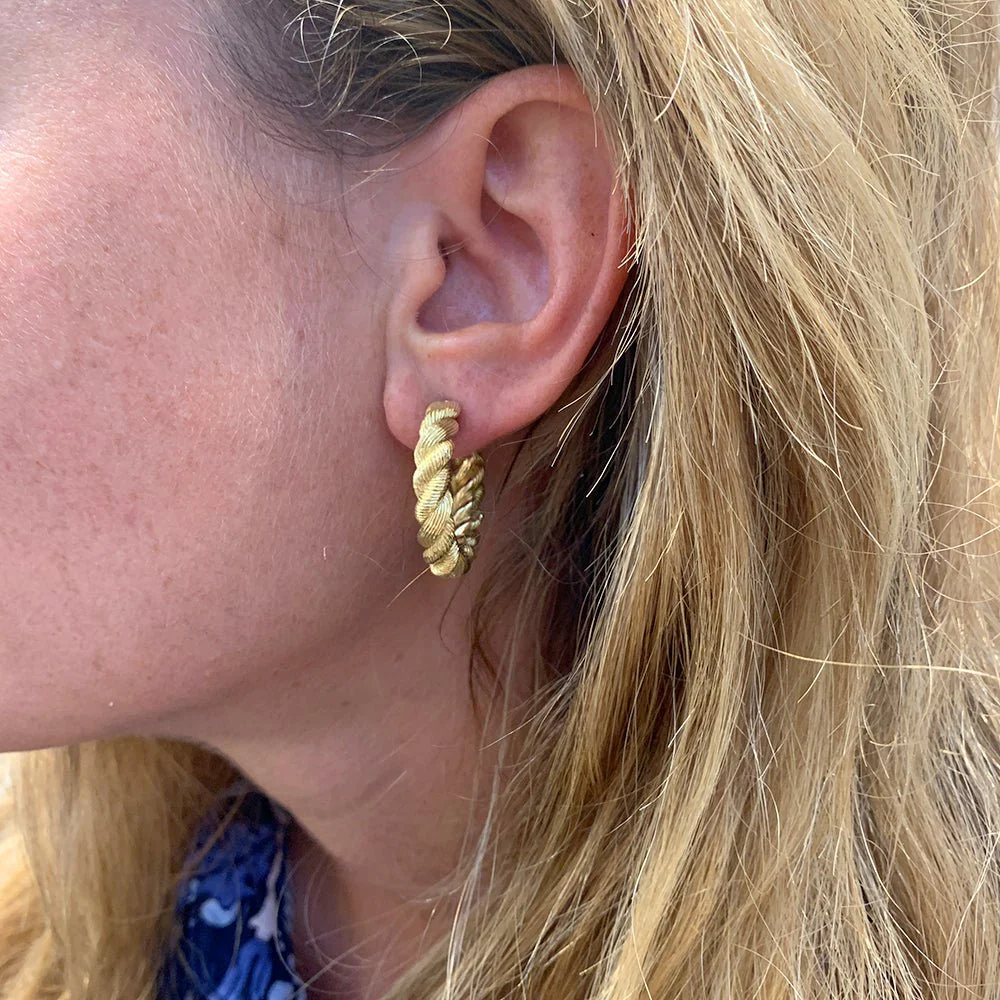 Boucles d'oreilles Poiray "Dune" en or jaune - Image 5