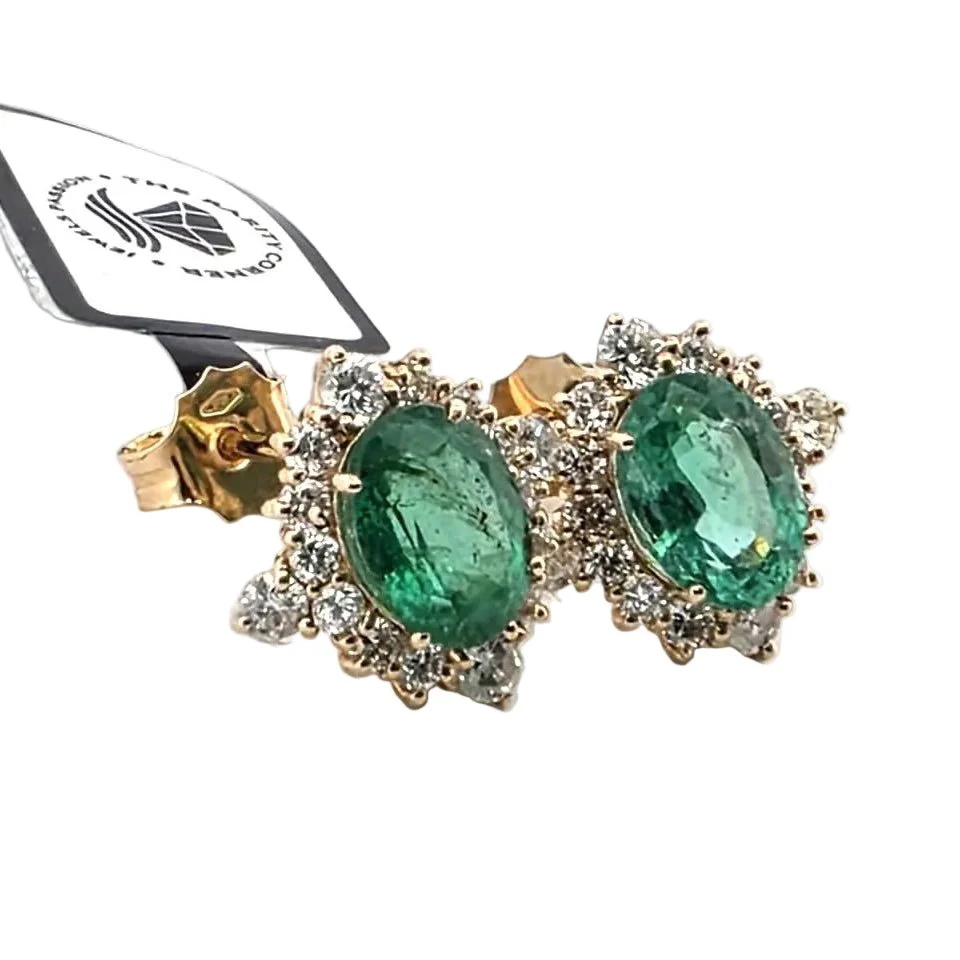 Boucles d'oreilles Puces en or jaune, émeraudes et diamants - Image 5