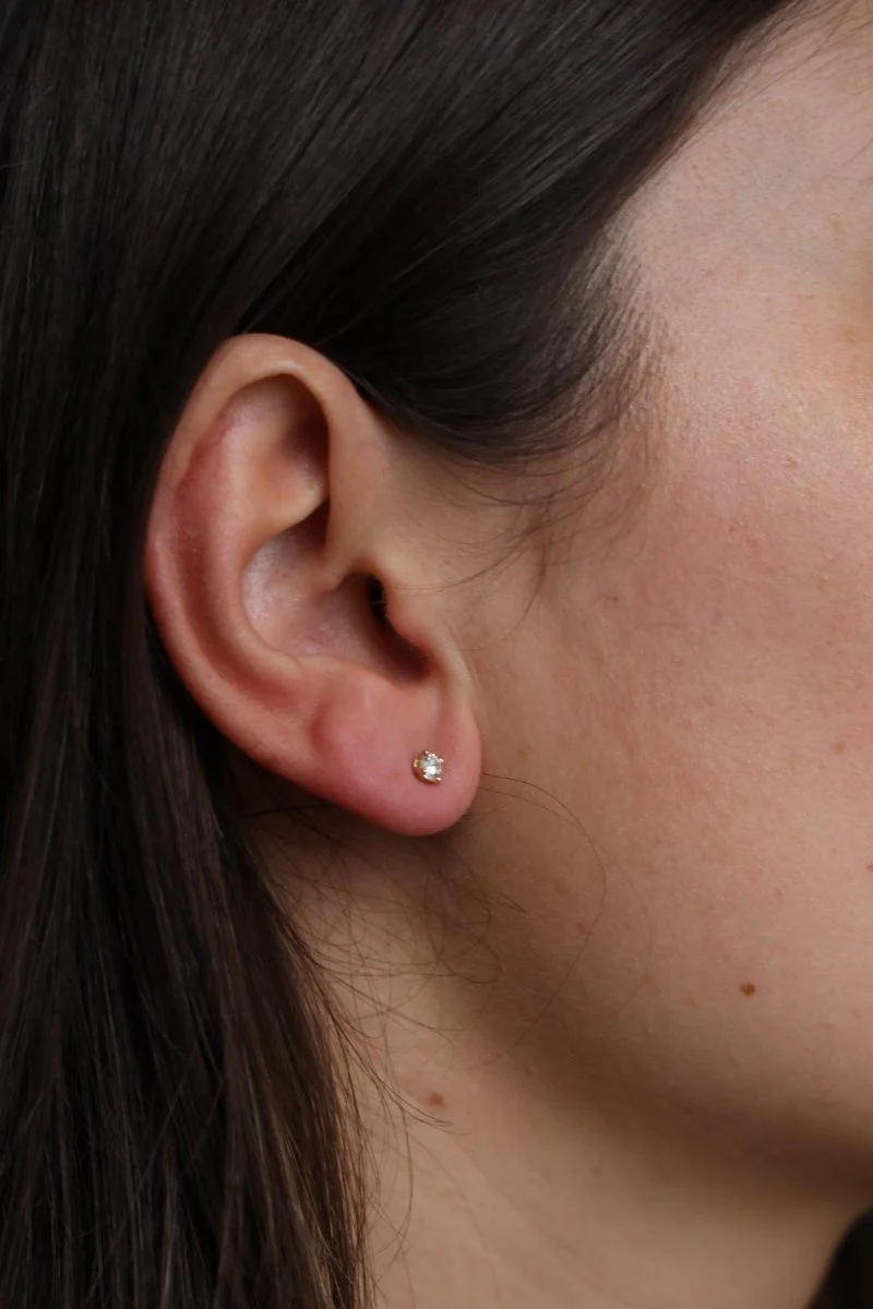 Boucles d'oreilles Puces en or jaune et diamant - Image 7