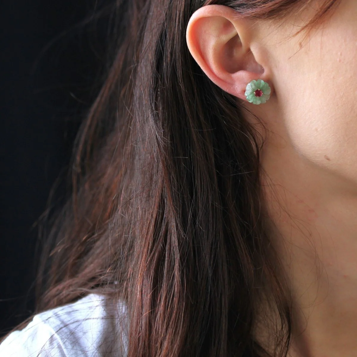 Boucles d'oreilles Puces en or jaune, rubis et jade - Image 2
