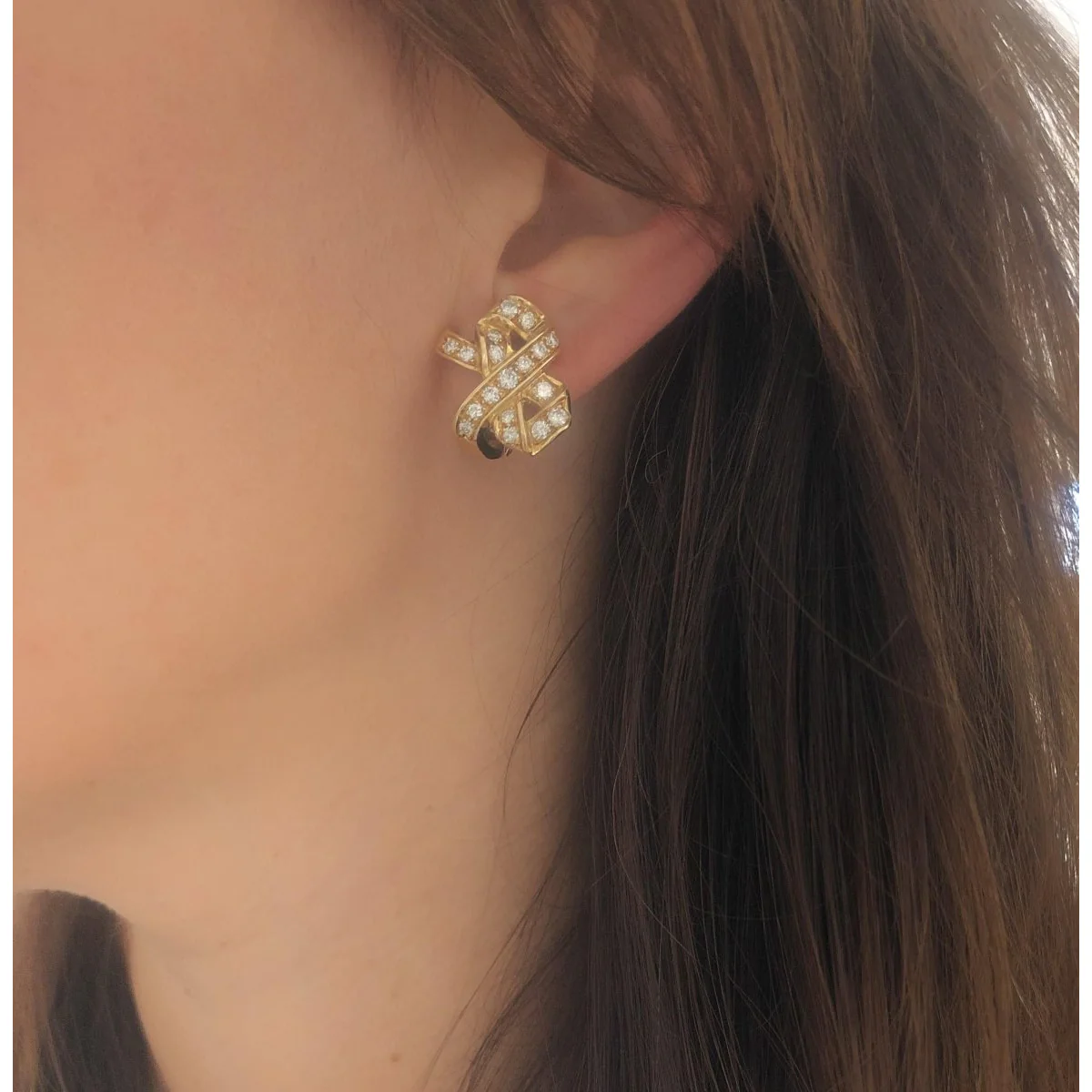Boucles d'oreilles signée de la maison Dior en or jaune et diamant - Image 2
