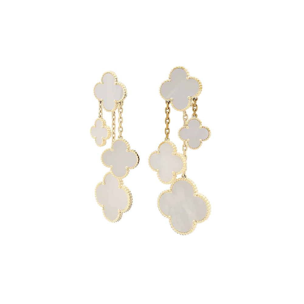 Boucles d'oreilles Pendantes VAN CLEEF & APRELS "Magic Alhambra" en or jaune et nacre - Image 3