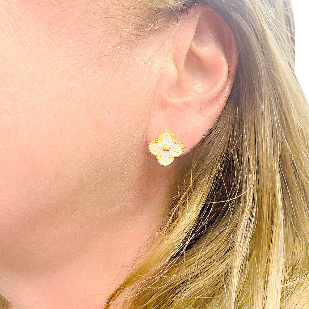 Boucles d'oreilles Van Cleef & Arpels, "Vintage Alhambra" en or jaune et diamant - Image 2
