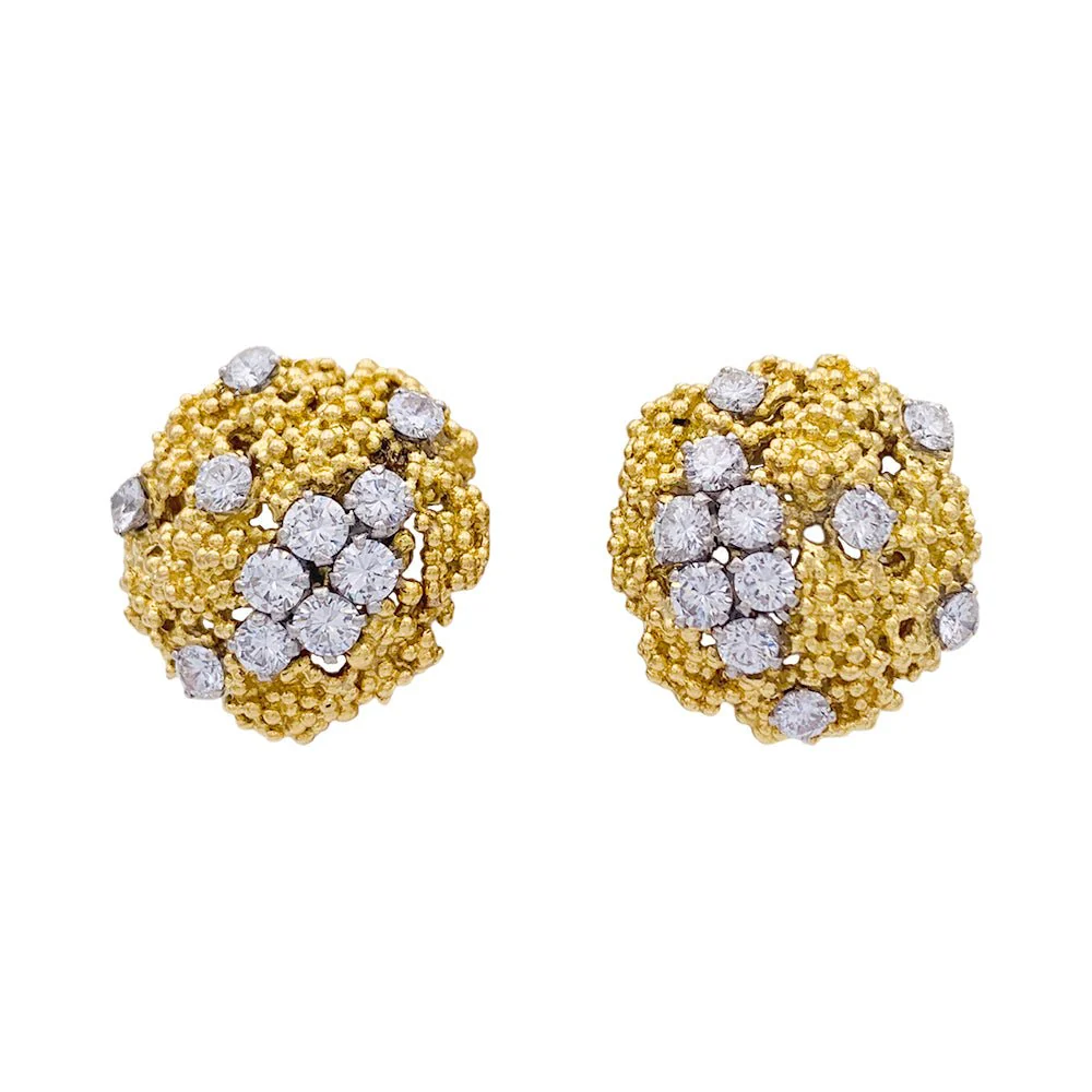 Boucles d'oreilles BOUCHERON en or jaune, platine et diamants.