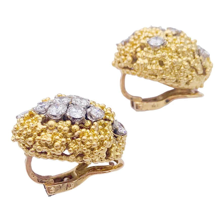 Boucles d'oreilles BOUCHERON en or jaune, platine et diamants. - Image 2