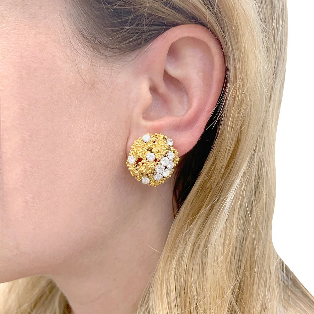 Boucles d'oreilles BOUCHERON en or jaune, platine et diamants. - Image 5