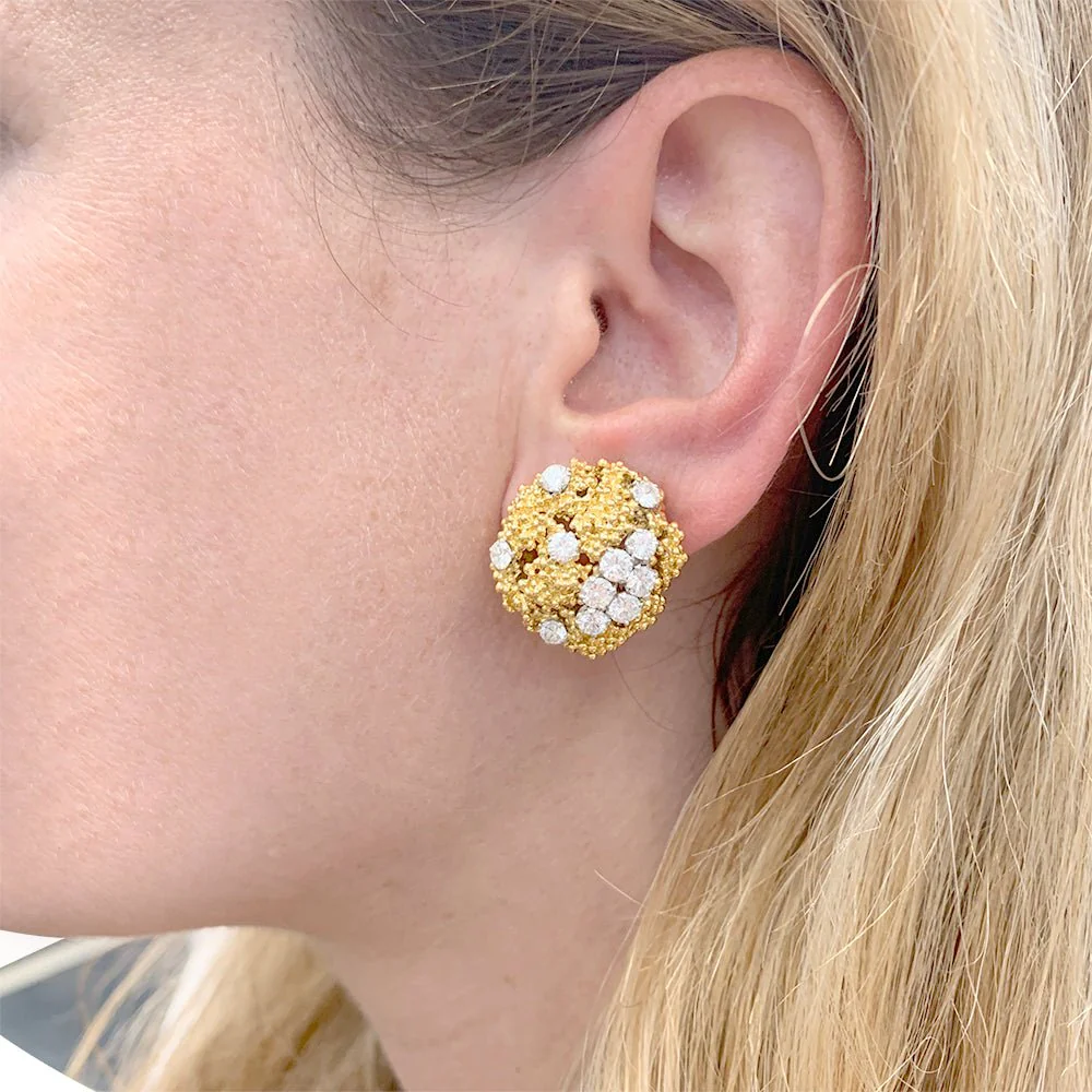 Boucles d'oreilles BOUCHERON en or jaune, platine et diamants. - Image 6