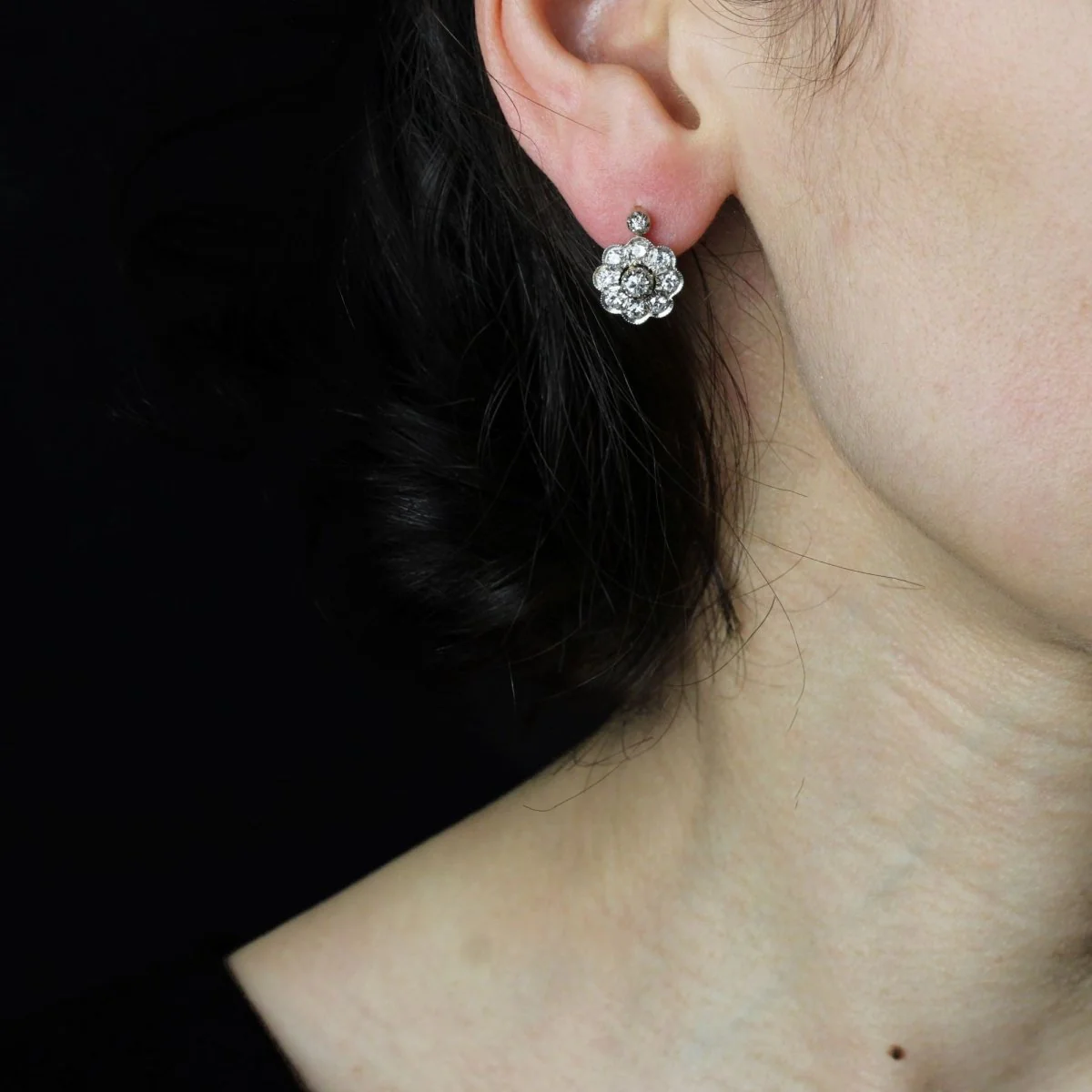 Boucles d'oreilles Clips en or jaune, platine et diamants - Image 2
