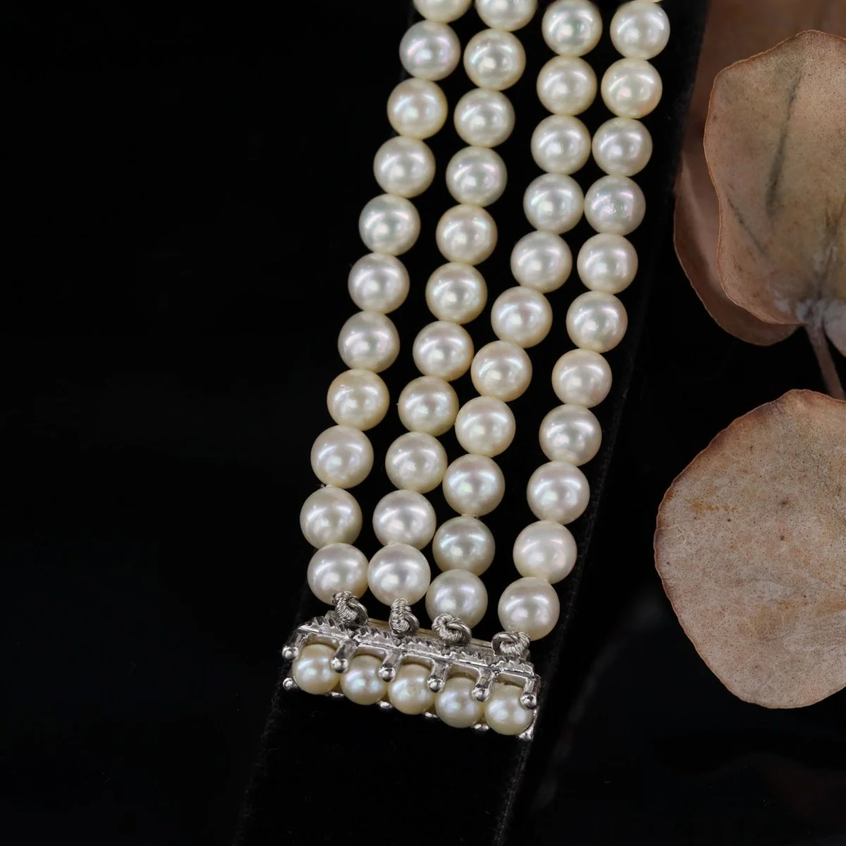 Bracelet 4 rangs en or blanc et perles de culture - Image 7