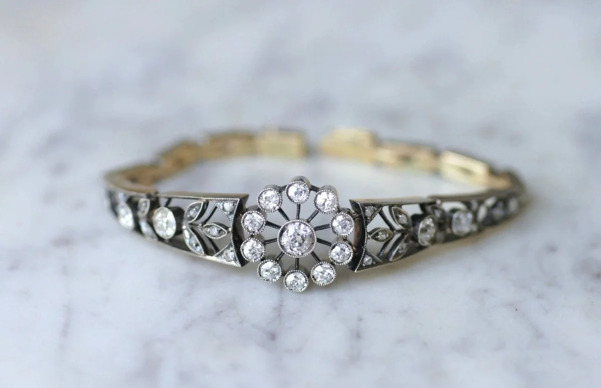 Bracelet ancien en or rose, argent, et diamants