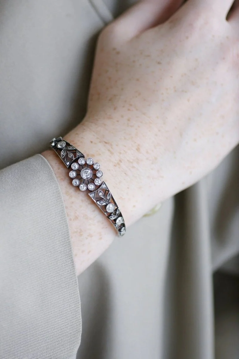 Bracelet ancien en or rose, argent, et diamants - Image 4