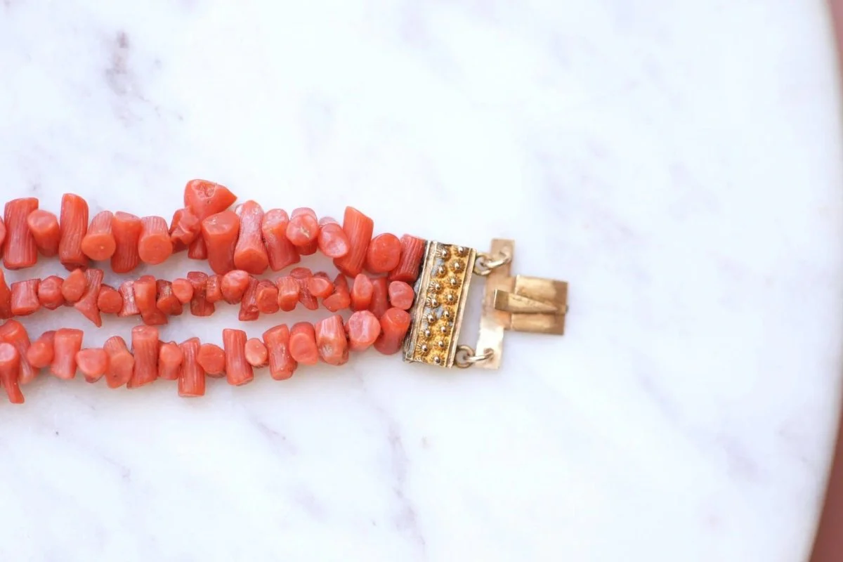 Bracelet ancien trois rangs de corail, fermoir or - Image 6