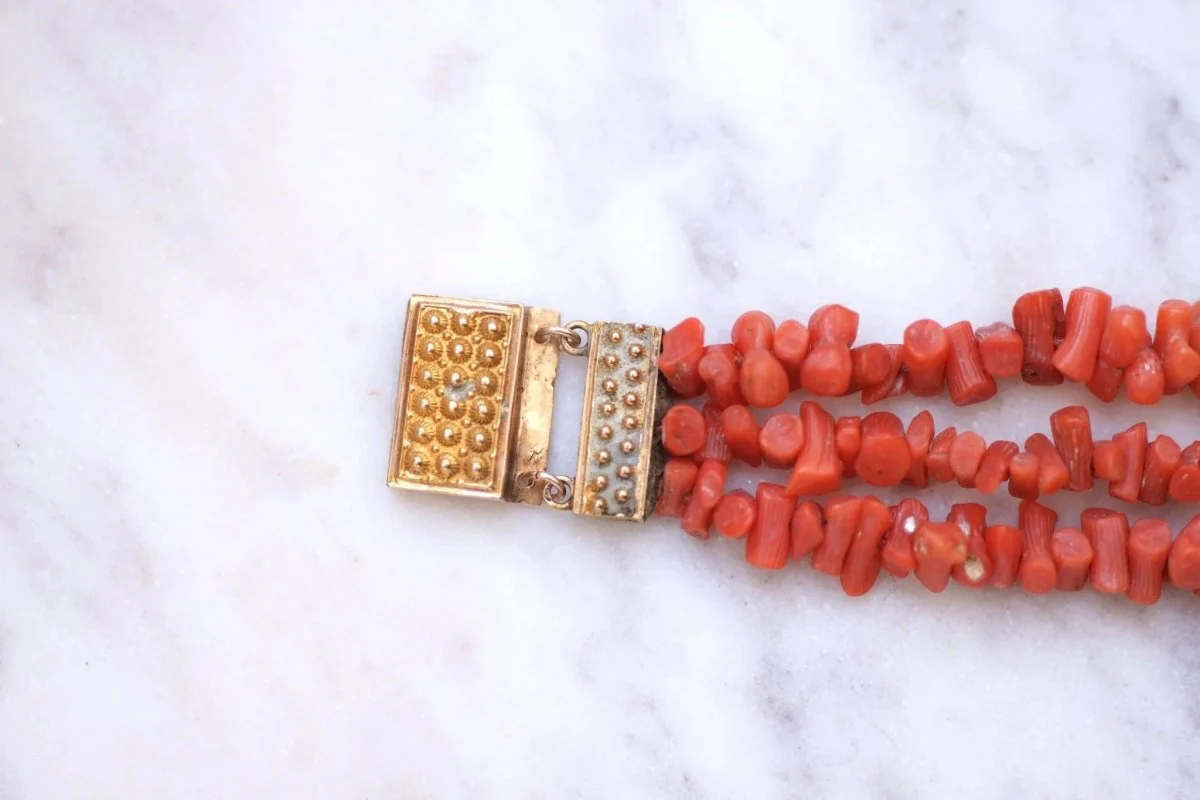 Bracelet ancien trois rangs de corail, fermoir or - Image 7