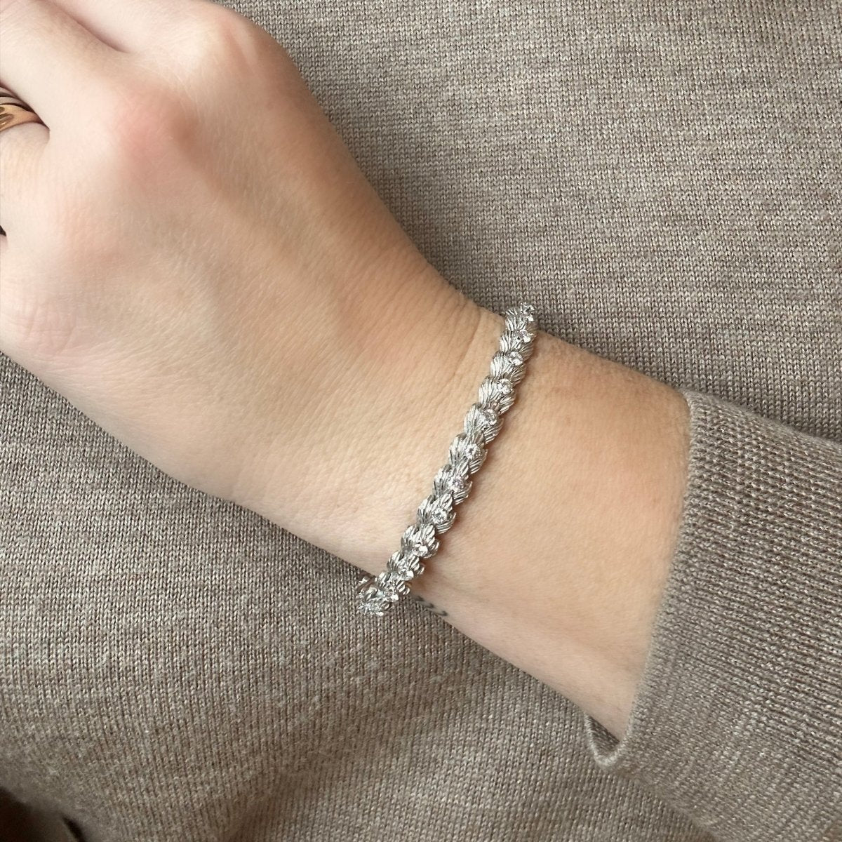 Bracelet articulé or blanc et diamants - Image 2