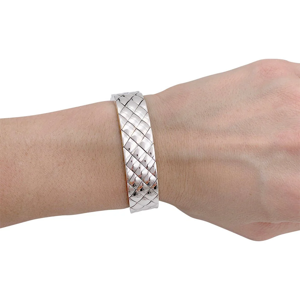 Bracelet CHANEL "Matelassé" en or blanc - Image 8