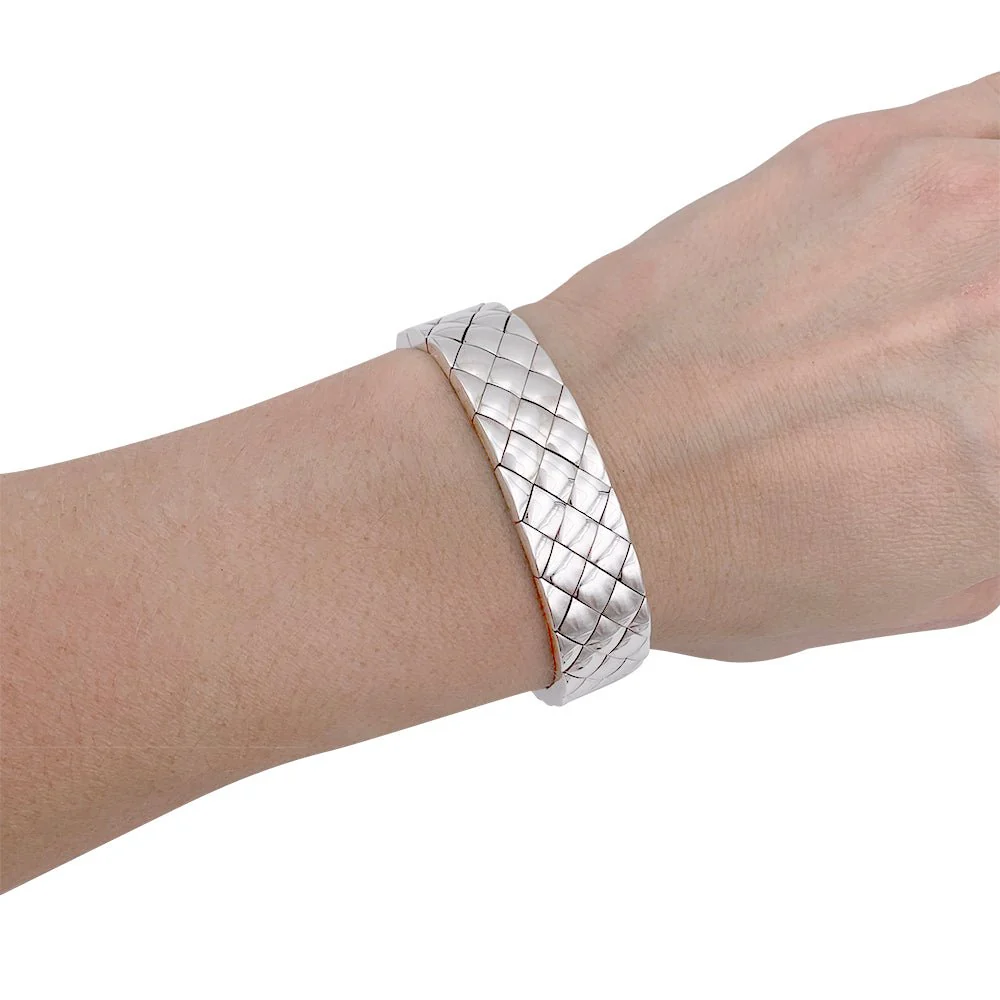 Bracelet CHANEL "Matelassé" en or blanc - Image 9