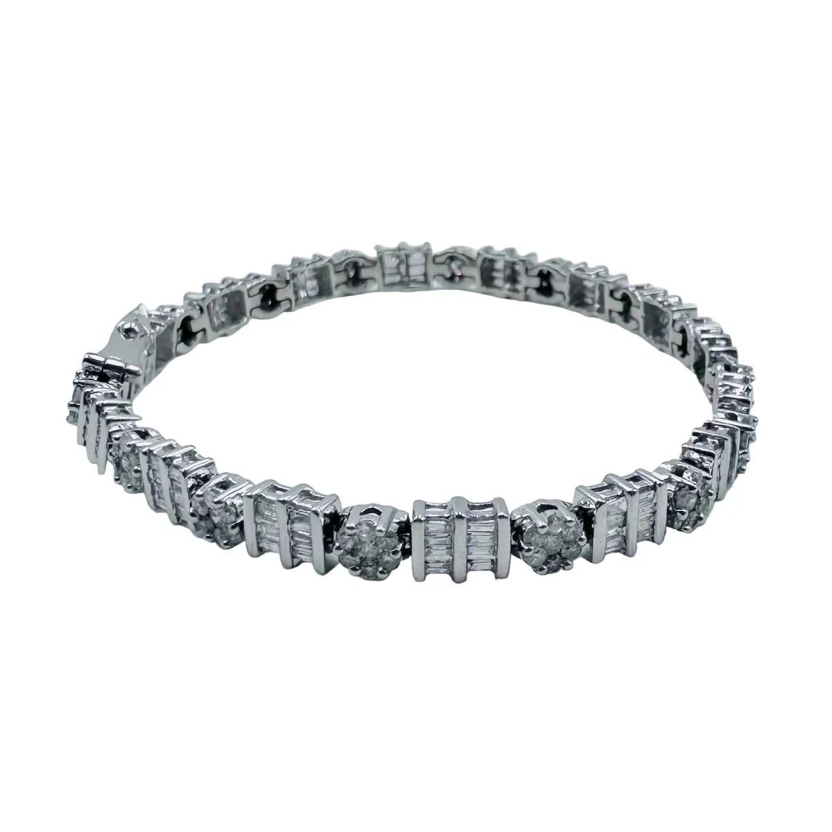 Bracelet en or blanc et diamants