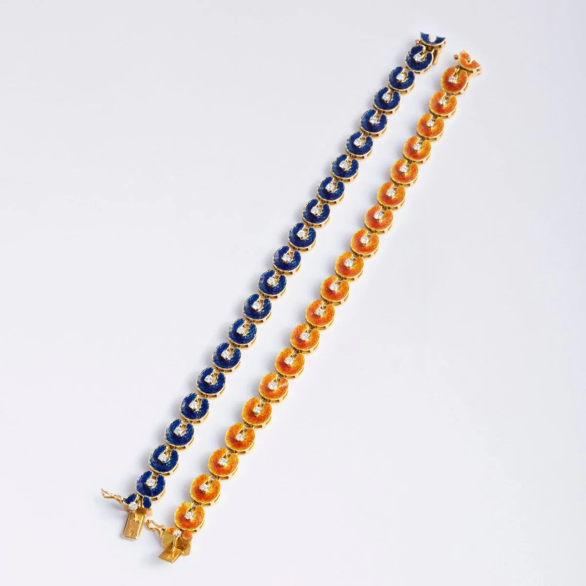 Bracelet en or jaune, émail bleu, sertie d'un diamant - Image 4