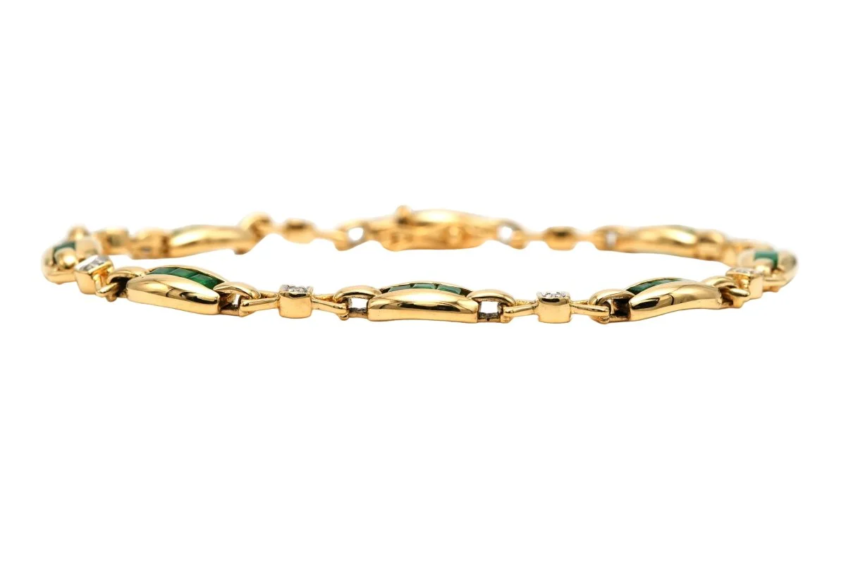 Bracelet en or jaune, émeraudes et diamants - Image 3