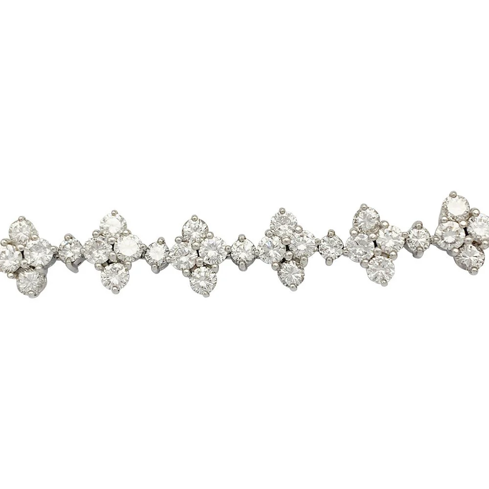 Bracelet fleurettes en or blanc et diamants - Image 3