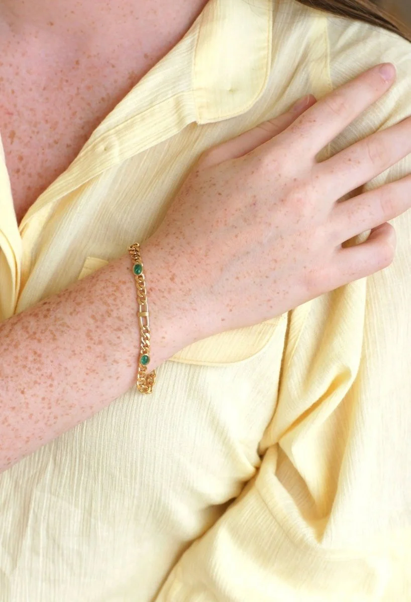 Bracelet gourmette or jaune et émeraudes - Image 4