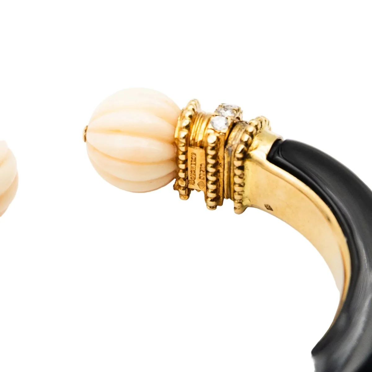 Bracelet Jonc BOUCHERON en or jaune, corail, onyx et diamants - Image 4